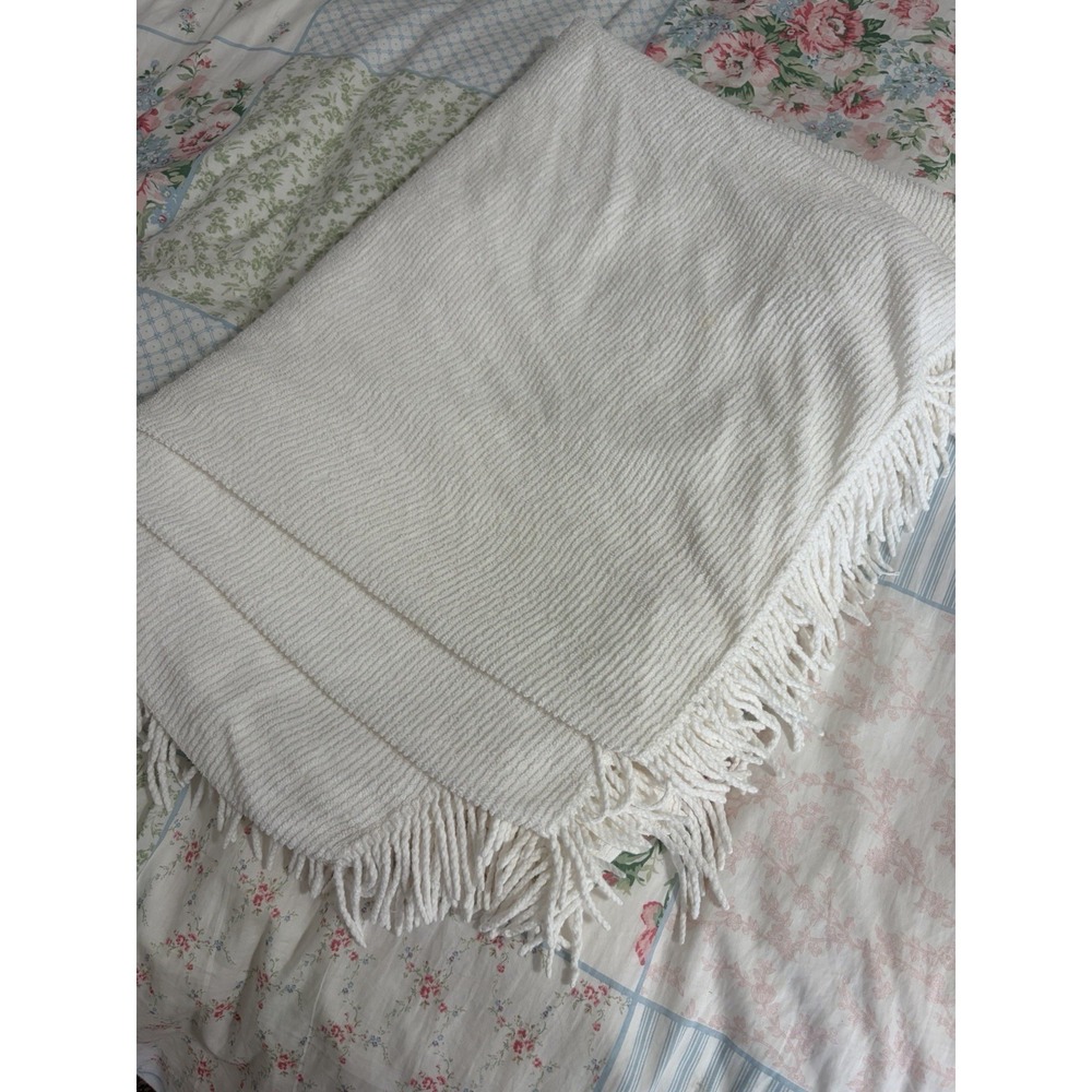 Vintage White Hobnail Chenille Medallion Full Queen Bedspread CUTTER DAMAGE